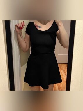 Be.you.ti.ful Black Textured Mini Short Sleeve Dress Women’s Size XS Evening